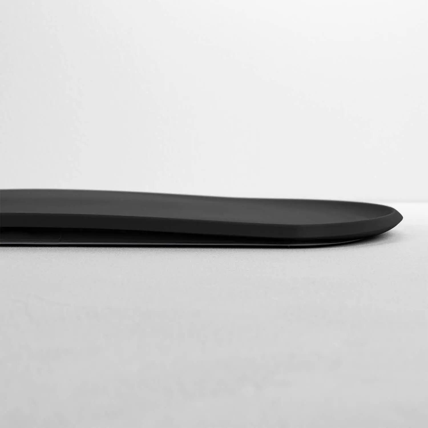 Skateboard Blim Plus: tagliere ergonomico in colorazione Carbon Black di lato
