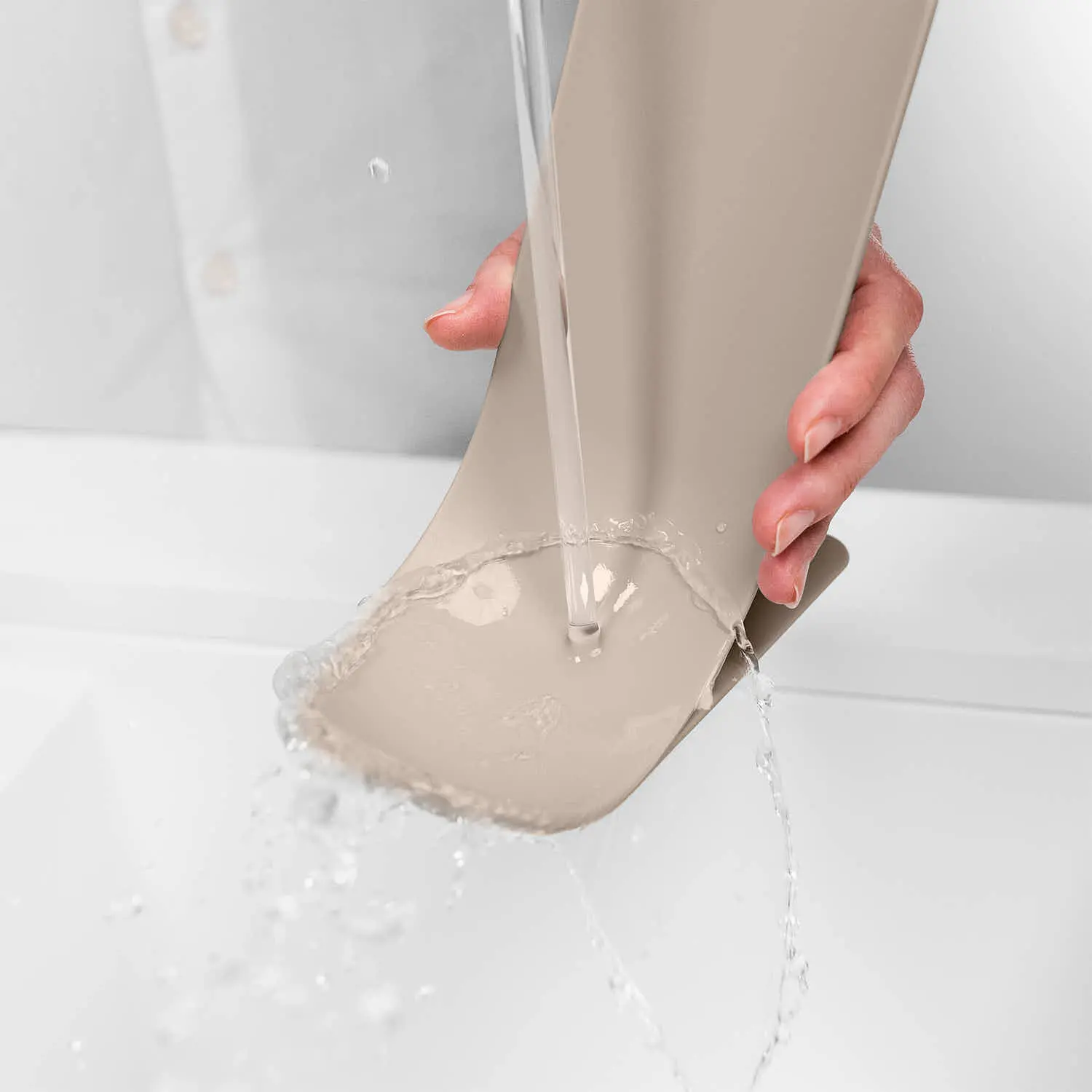Pulizia Stand Blim Plus: poggiamestolo nella colorazione Moka Grey